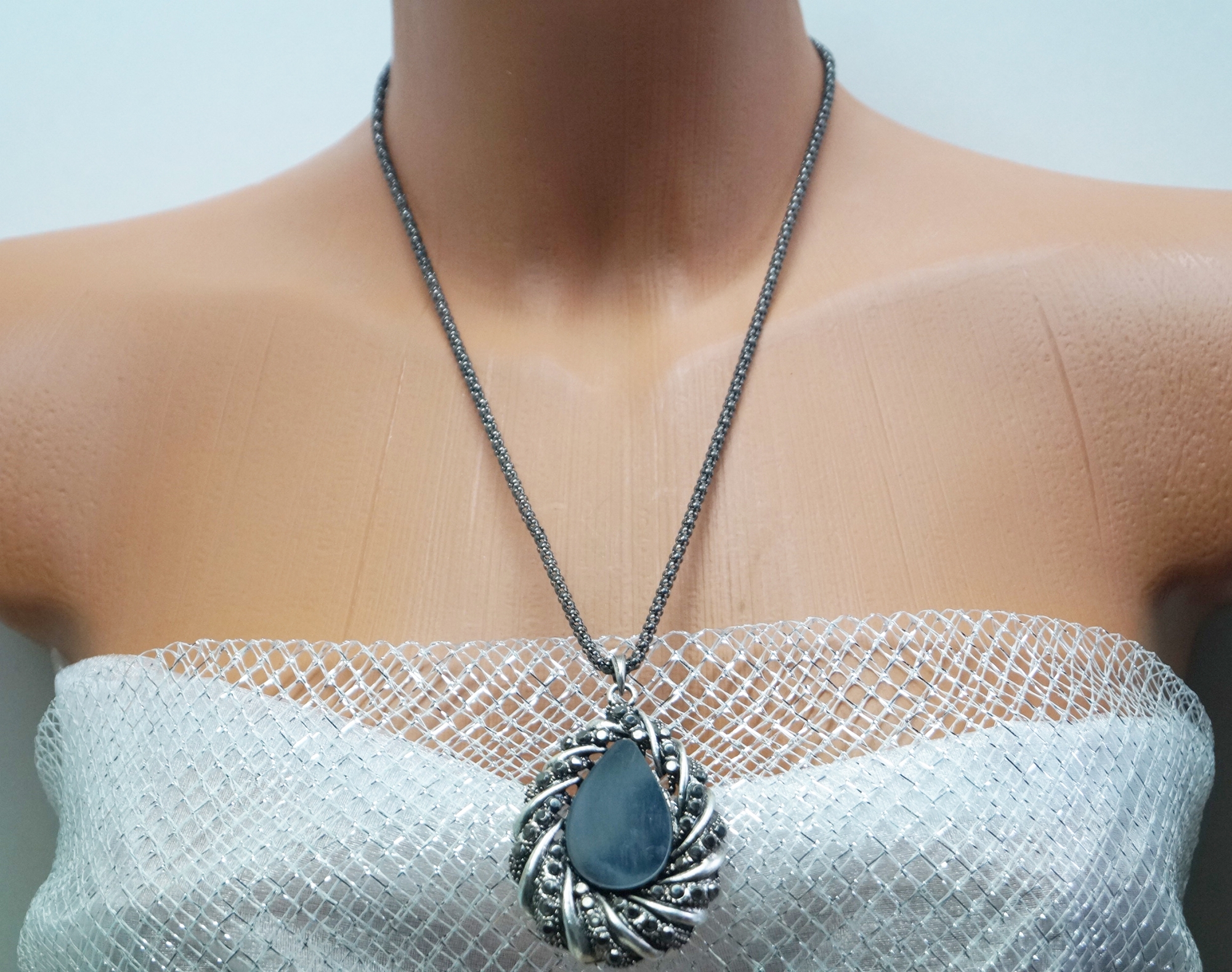 Necklace Metal Glass Decorative elements