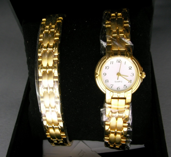 Watch and bracelet + gift box
