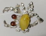 Brooch natural amber crab