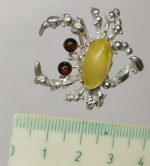 Brooch natural amber crab
