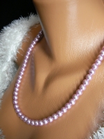 Necklace with artificial pearls