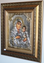Икона Богородица с метален обков