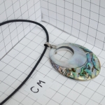 Necklace natural color pearl