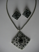 Necklace pendant