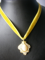 Necklace Golden leaf