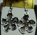 Set necklace and earrings