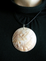 Natural mother of pearl pendant