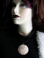 Natural mother of pearl pendant