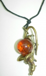 Medalion mouse bronze pendant