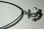 Medallion pendant necklace anchor