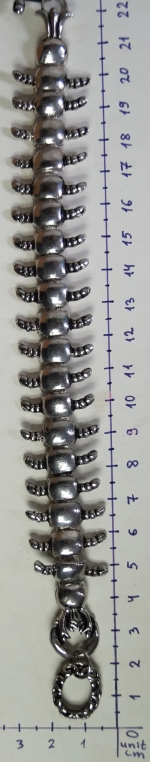 Metal bracelet centipede