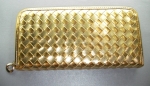 Wallet in gold