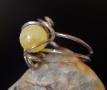 Ring natural amber