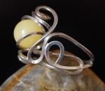 Ring natural amber
