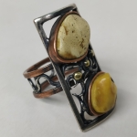 Ring natural amber
