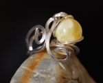 Ring natural amber