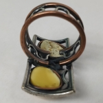 Ring natural amber