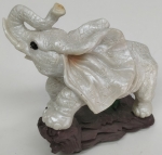 Elephant figure polerizine