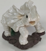 Elephant figure polerizine