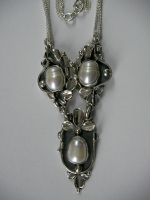 Silver necklace white pearl