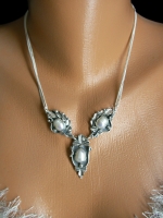 Silver necklace white pearl