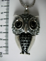 Owl pendant with crystals