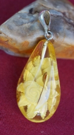 Pendant natural amber