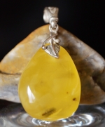 Pendant natural amber
