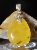 Pendant natural amber