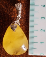 Pendant natural amber
