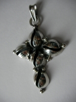 Cross pendant silver leaf