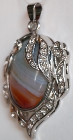 Natural agate pendant